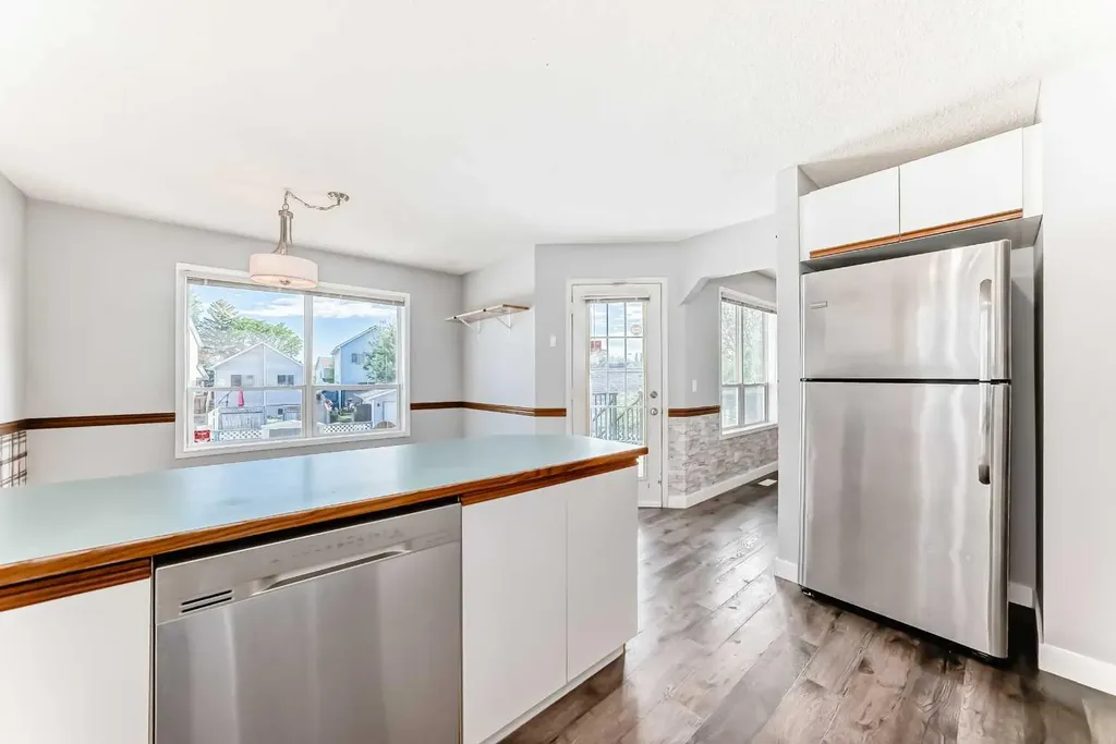 10800 Hidden Valley Drive NW Calgary AB T3A 5H6