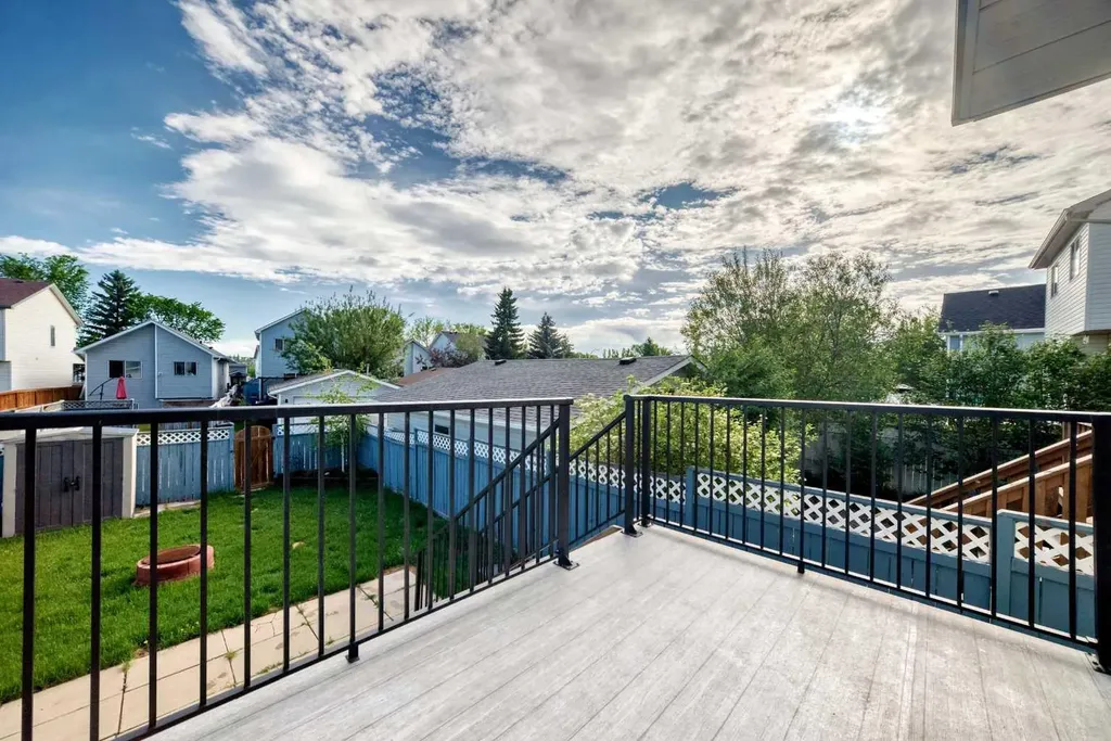 10800 Hidden Valley Drive NW Calgary AB T3A 5H6