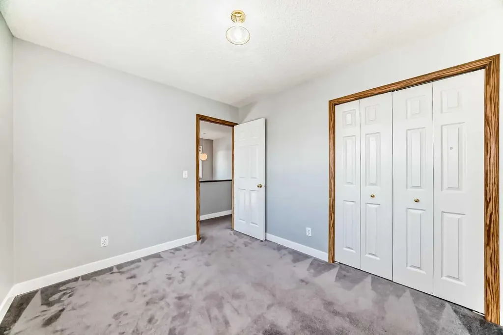 10800 Hidden Valley Drive NW Calgary AB T3A 5H6