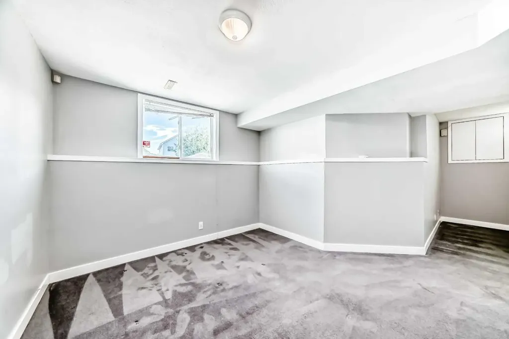 10800 Hidden Valley Drive NW Calgary AB T3A 5H6
