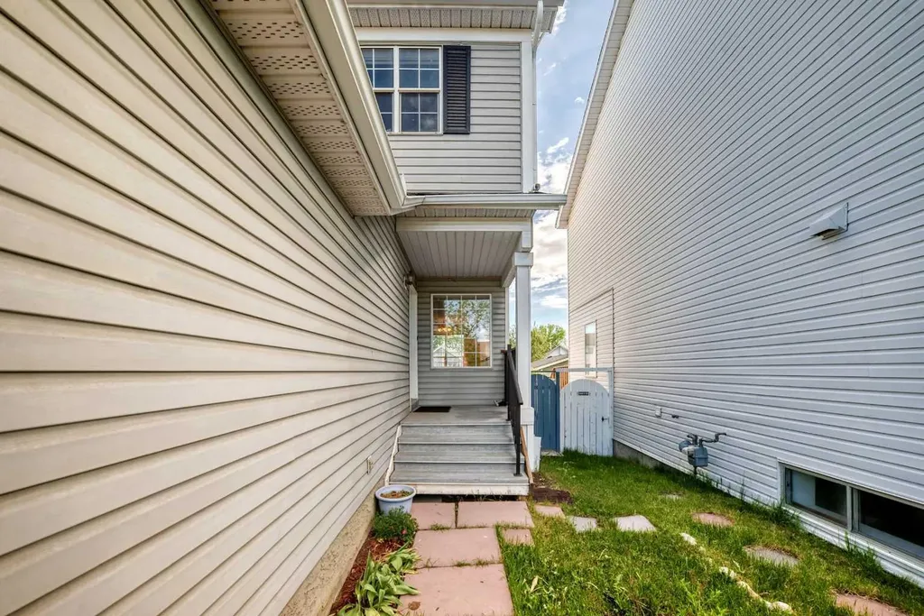 10800 Hidden Valley Drive NW Calgary AB T3A 5H6
