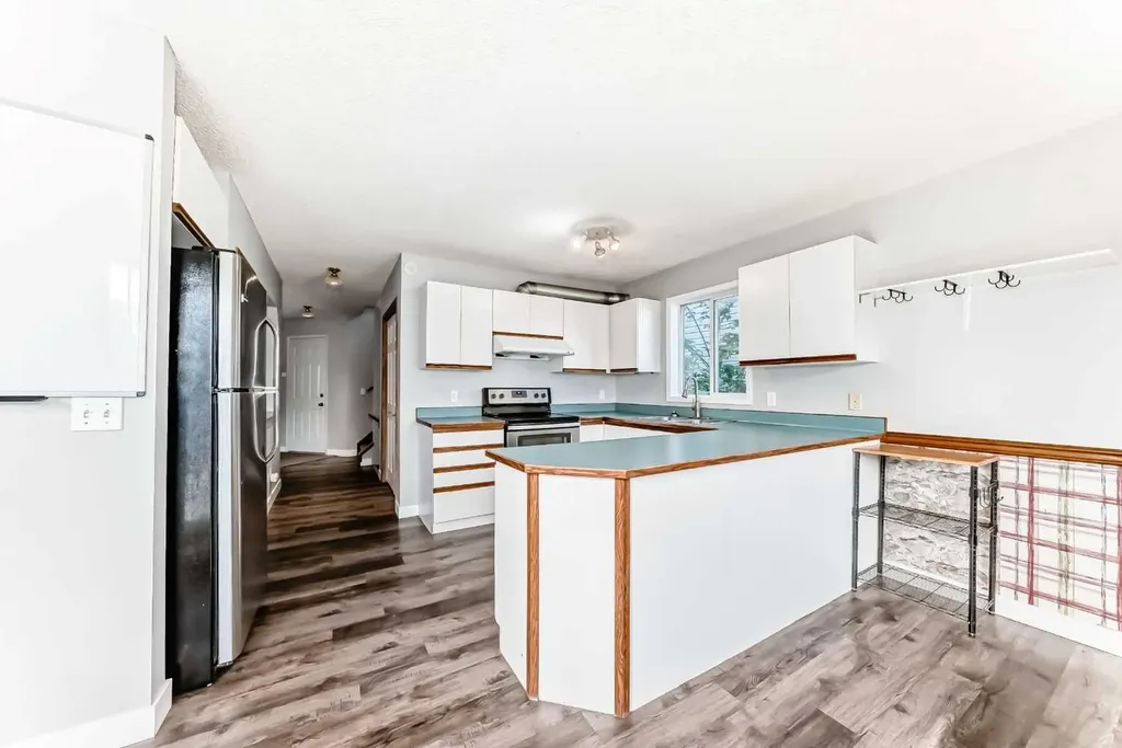 10800 Hidden Valley Drive NW Calgary AB T3A 5H6