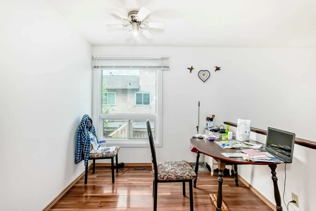 4218 38 Street NE Calgary AB T1Y 5S7