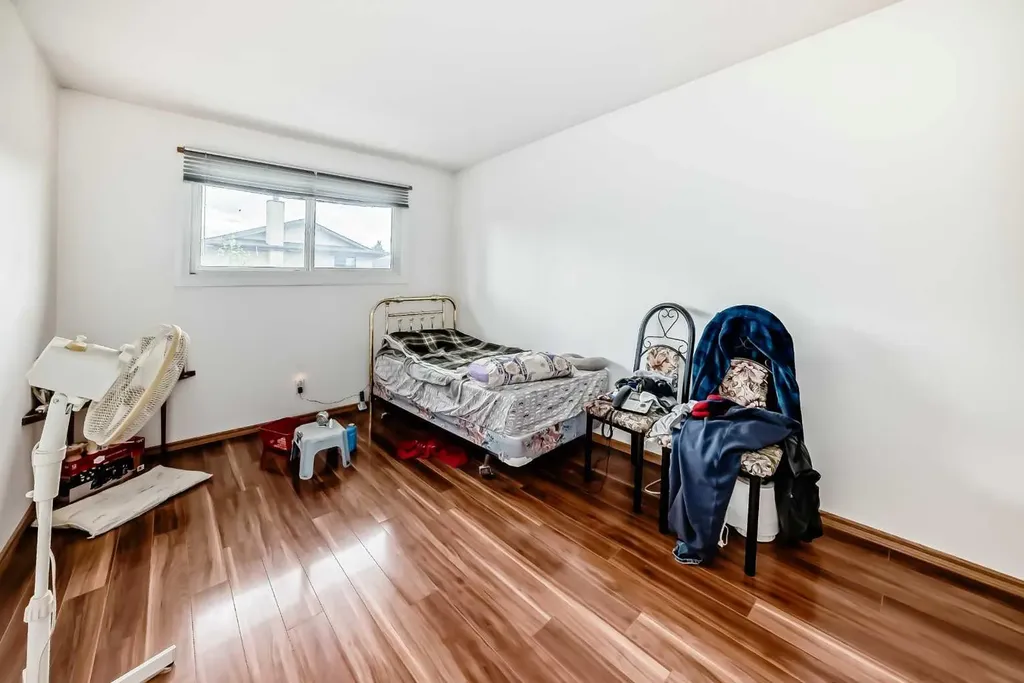 4218 38 Street NE Calgary AB T1Y 5S7