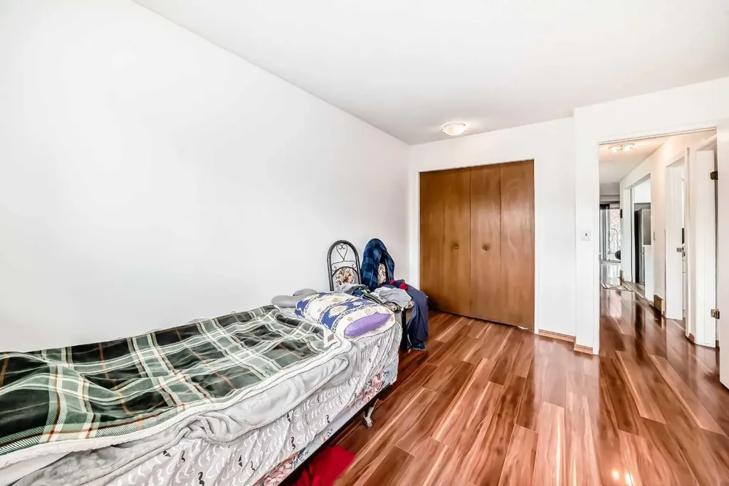 4218 38 Street NE Calgary AB T1Y 5S7