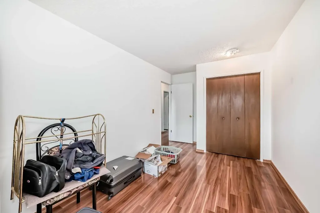 4218 38 Street NE Calgary AB T1Y 5S7