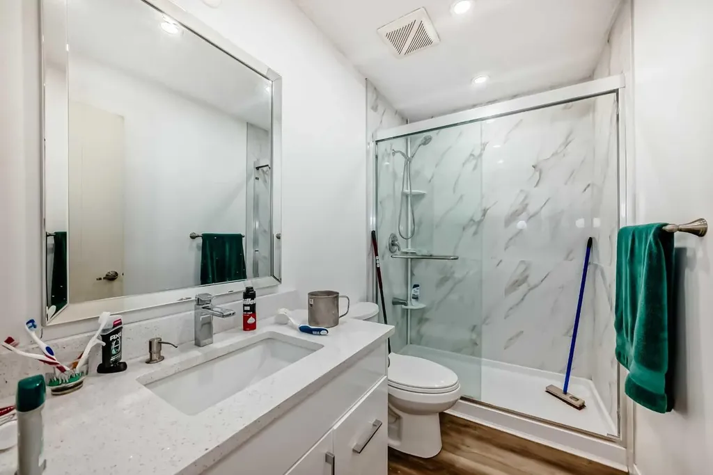 4218 38 Street NE Calgary AB T1Y 5S7