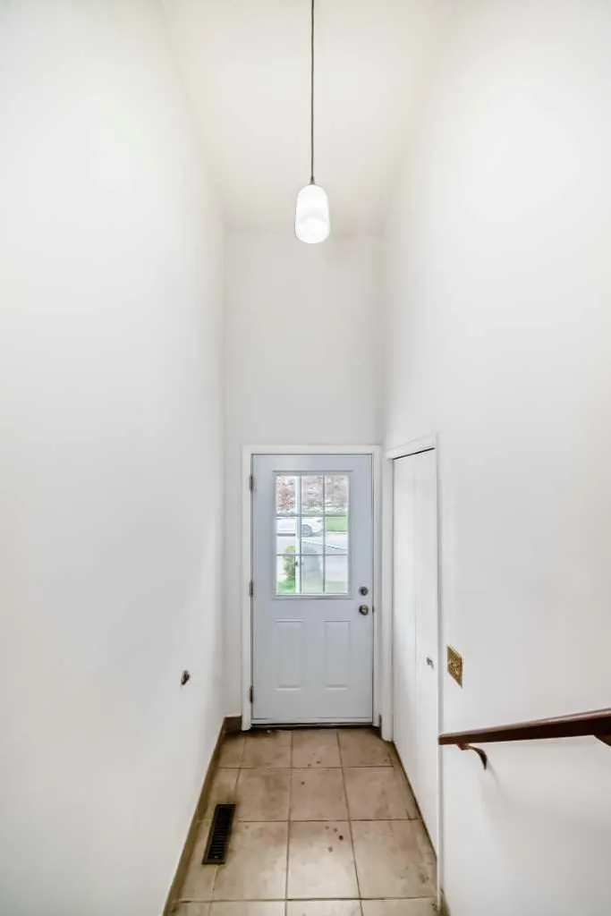 4218 38 Street NE Calgary AB T1Y 5S7