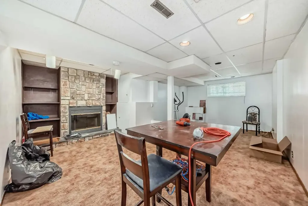 4218 38 Street NE Calgary AB T1Y 5S7