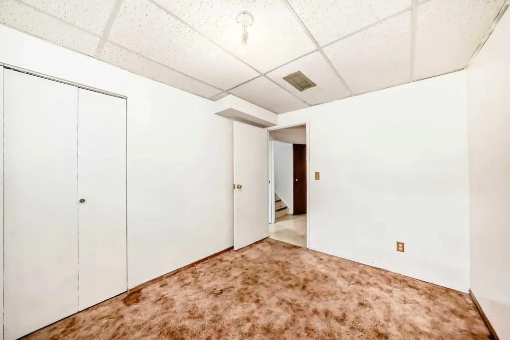 4218 38 Street NE Calgary AB T1Y 5S7