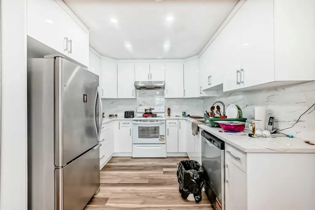 4218 38 Street NE Calgary AB T1Y 5S7