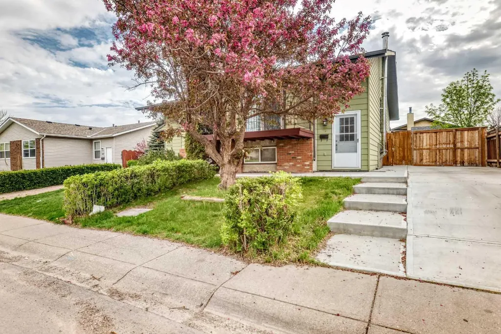 4218 38 Street NE Calgary AB T1Y 5S7