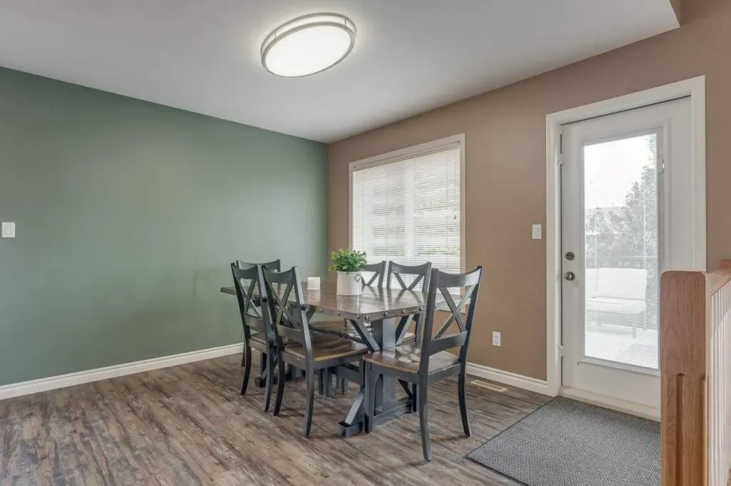 32 Duval Close Red Deer AB T4R 2Y7