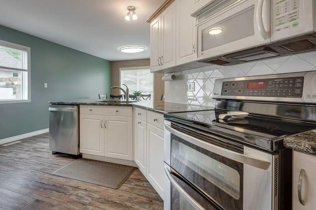 32 Duval Close Red Deer AB T4R 2Y7