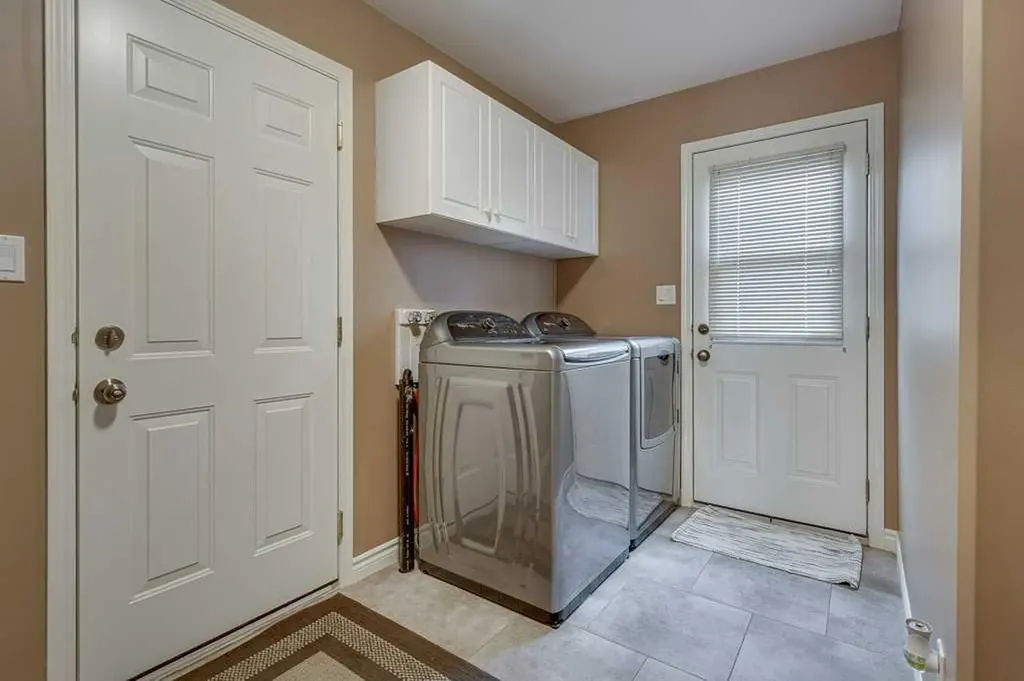 32 Duval Close Red Deer AB T4R 2Y7