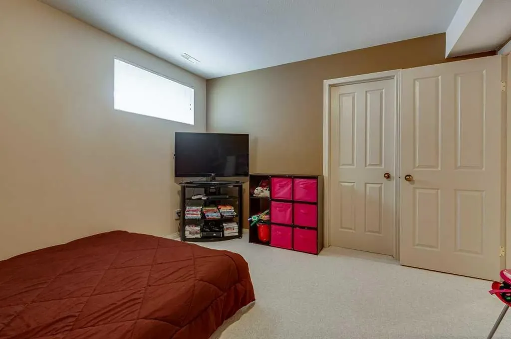 32 Duval Close Red Deer AB T4R 2Y7