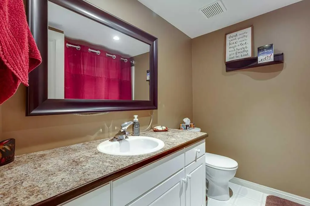 32 Duval Close Red Deer AB T4R 2Y7
