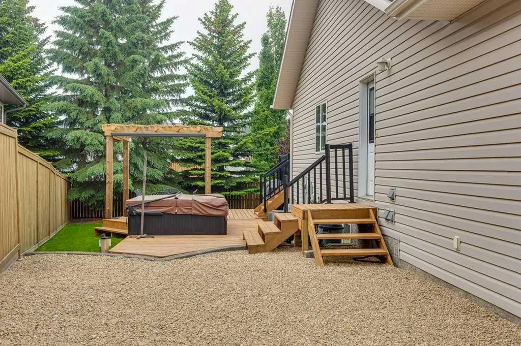 32 Duval Close Red Deer AB T4R 2Y7