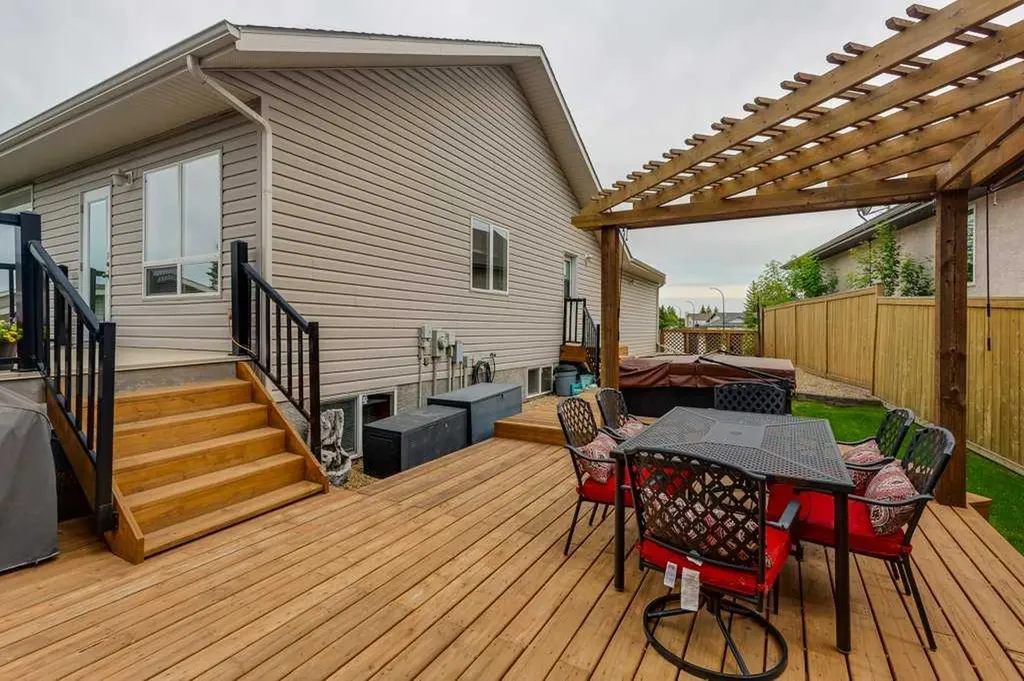 32 Duval Close Red Deer AB T4R 2Y7