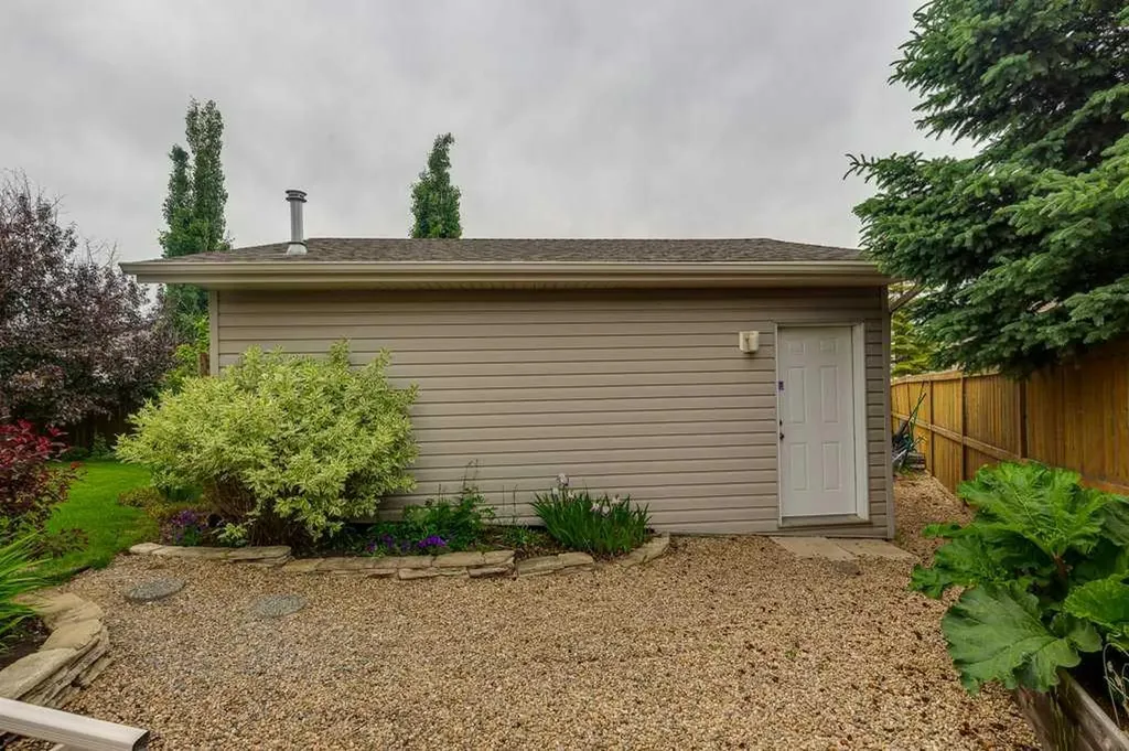 32 Duval Close Red Deer AB T4R 2Y7
