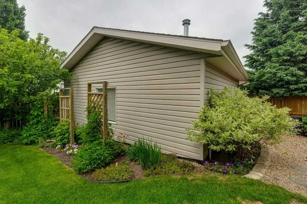 32 Duval Close Red Deer AB T4R 2Y7