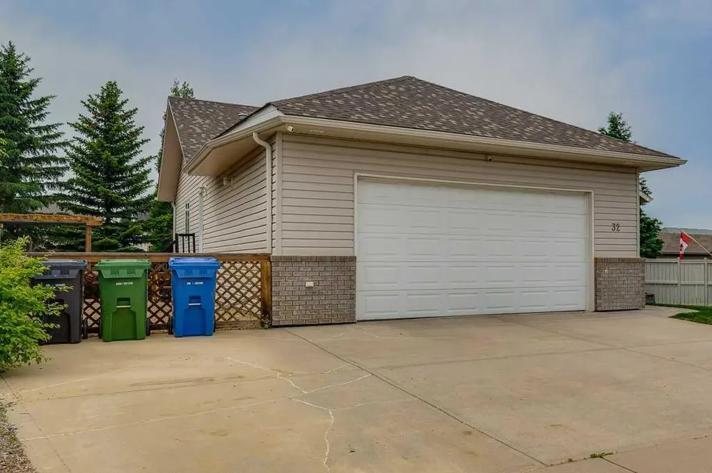 32 Duval Close Red Deer AB T4R 2Y7