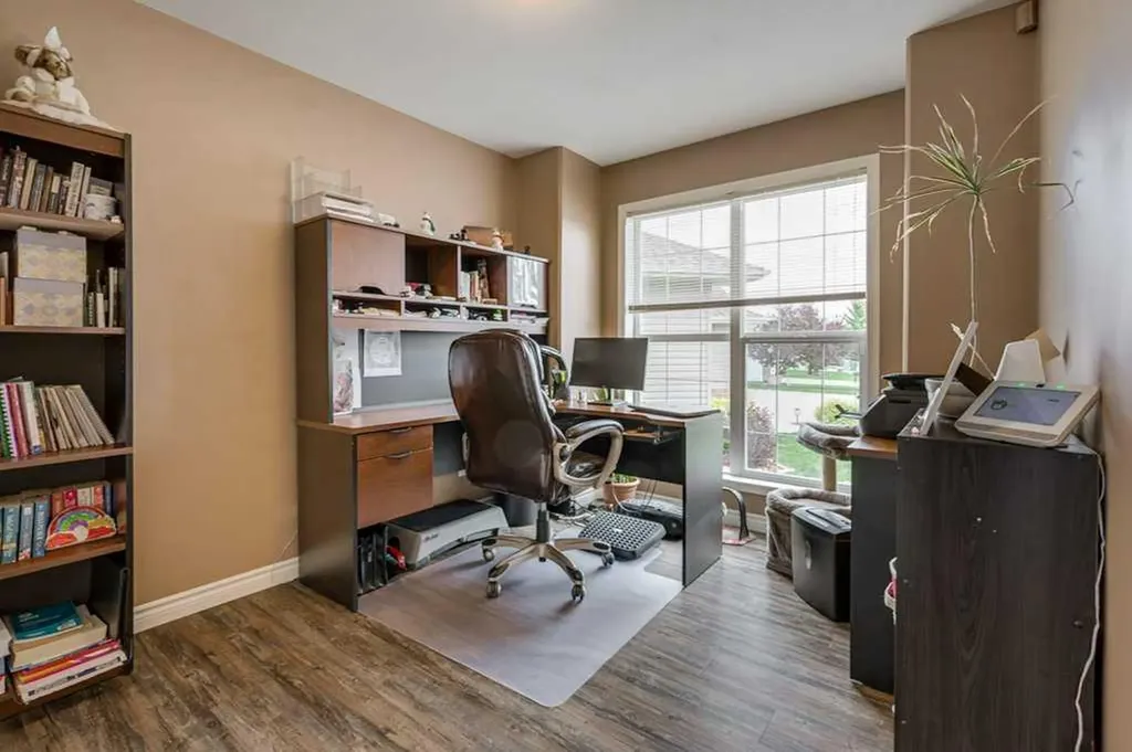 32 Duval Close Red Deer AB T4R 2Y7