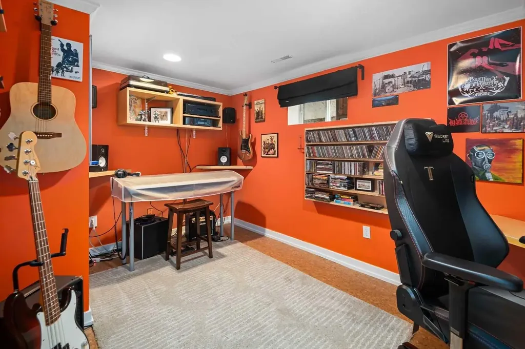 2521 16a Street NW Calgary AB T2M 3R5