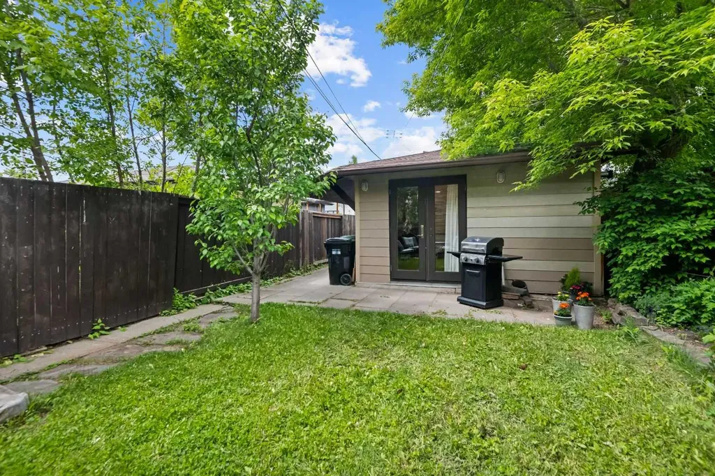 2521 16a Street NW Calgary AB T2M 3R5