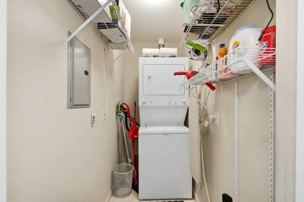 25 Richard Place SW Calgary AB T3E 7N1
