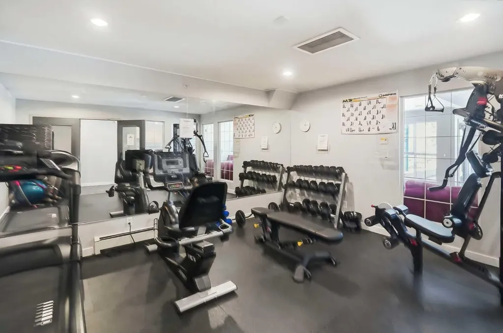 25 Richard Place SW Calgary AB T3E 7N1
