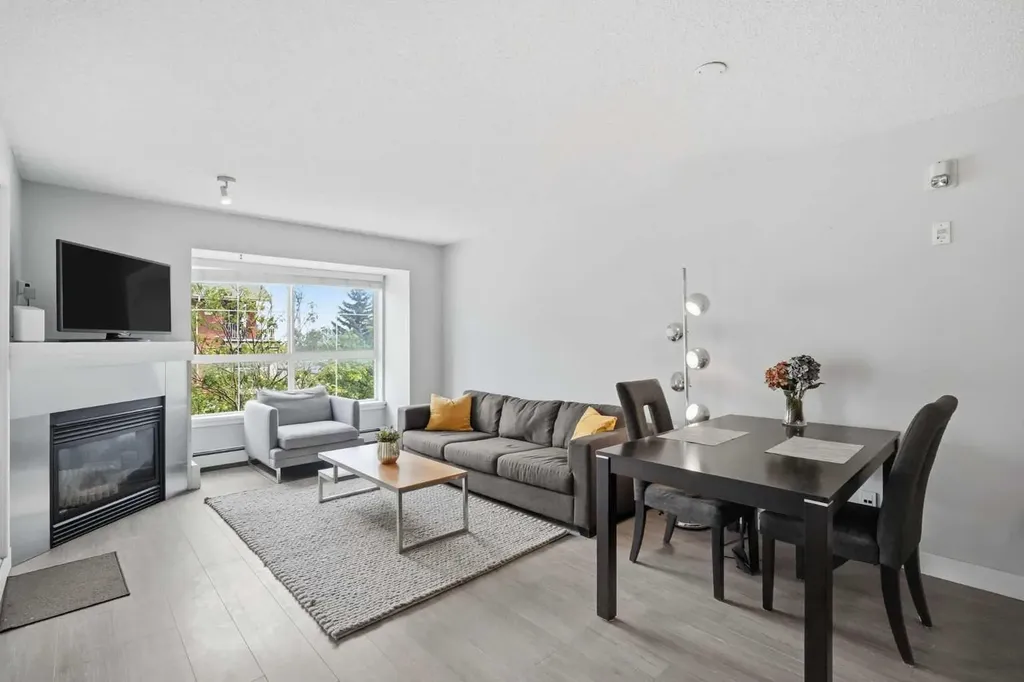 25 Richard Place SW Calgary AB T3E 7N1