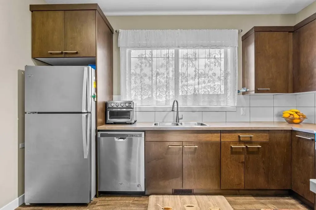 1667 Symons Valley Parkway NW Calgary AB T3P 0R9