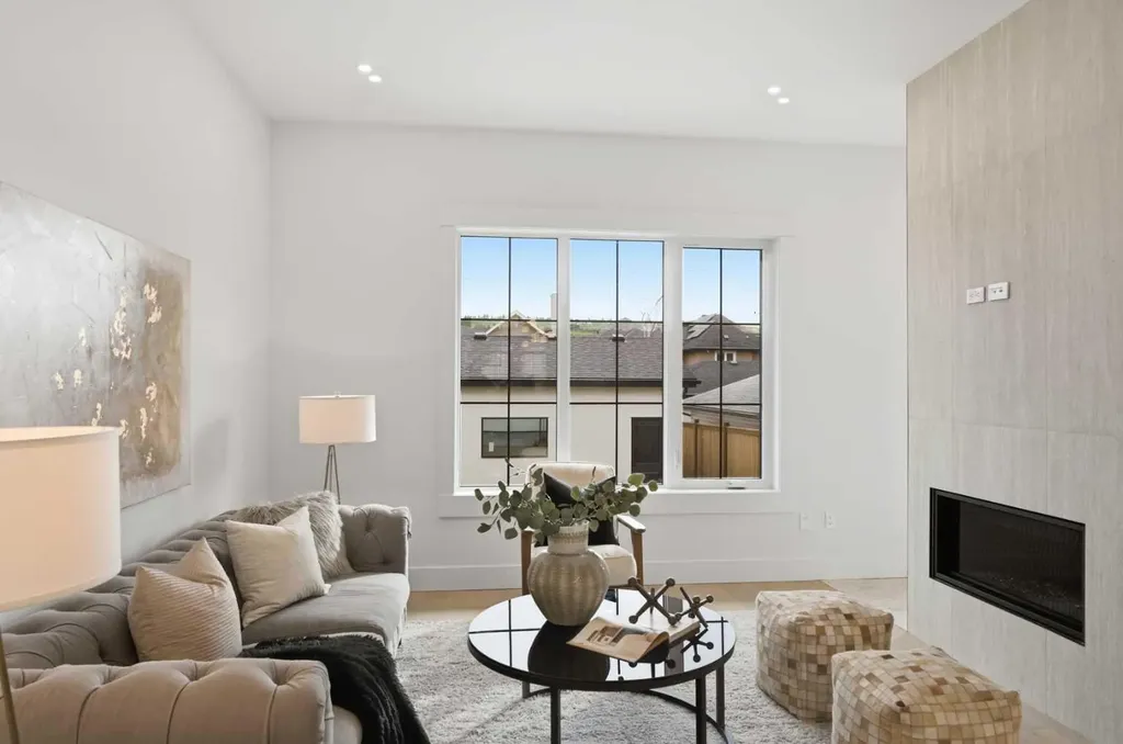 4537 21 Avenue NW Calgary AB T3B 0W3