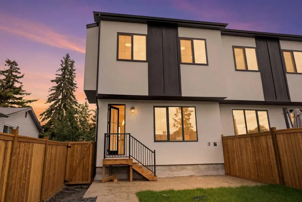 4537 21 Avenue NW Calgary AB T3B 0W3