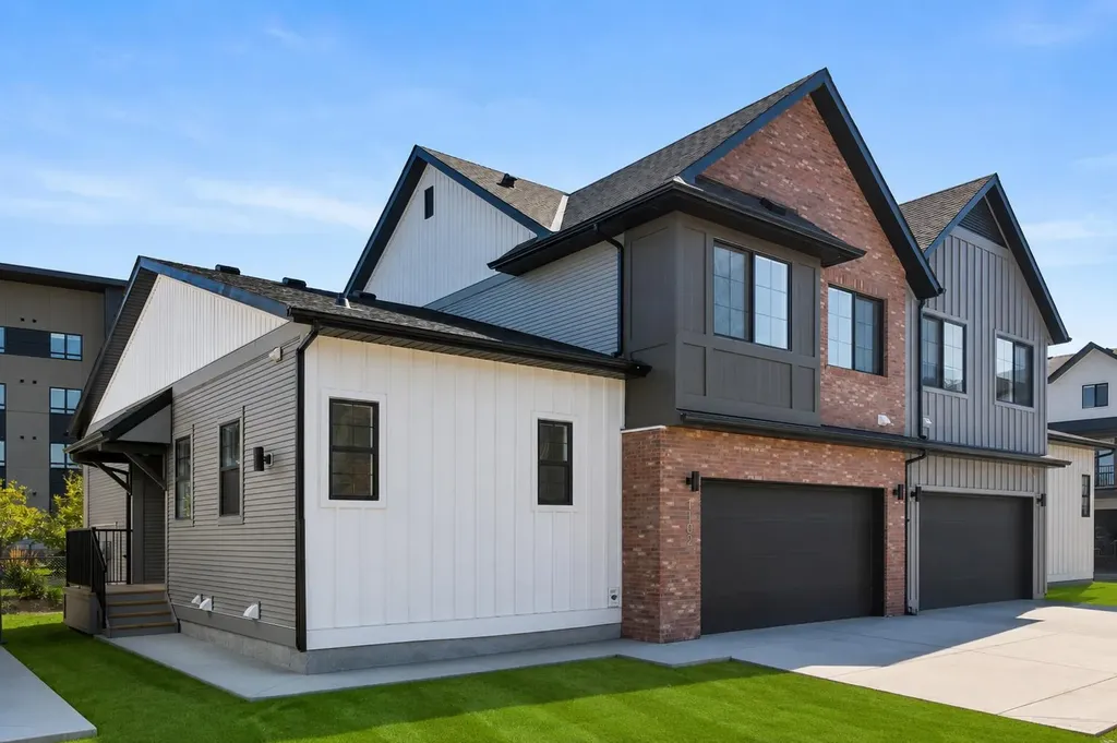 201 Cooperswood Green SW Airdrie AB T3B3Y6