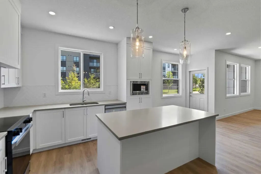 201 Cooperswood Green SW Airdrie AB T3B3Y6