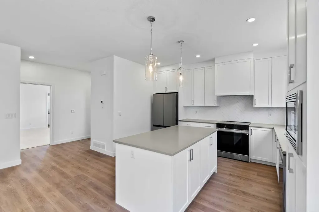 201 Cooperswood Green SW Airdrie AB T3B3Y6