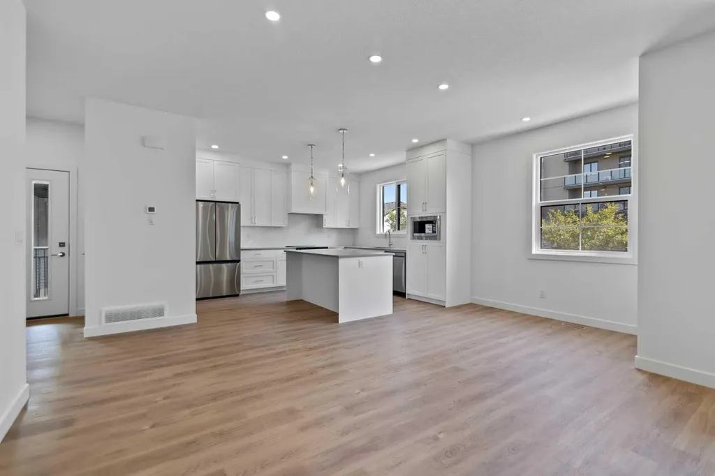 201 Cooperswood Green SW Airdrie AB T3B3Y6