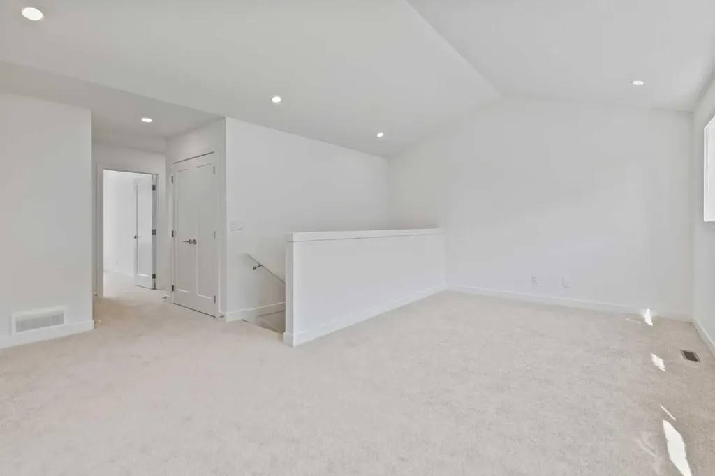 201 Cooperswood Green SW Airdrie AB T3B3Y6
