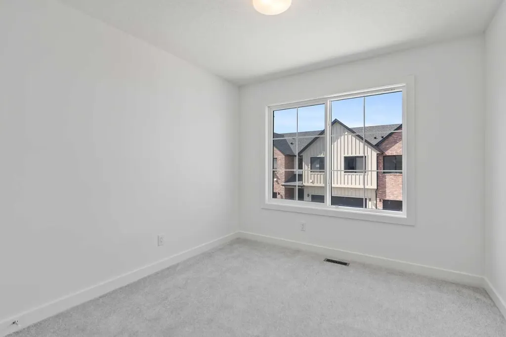 201 Cooperswood Green SW Airdrie AB T3B3Y6