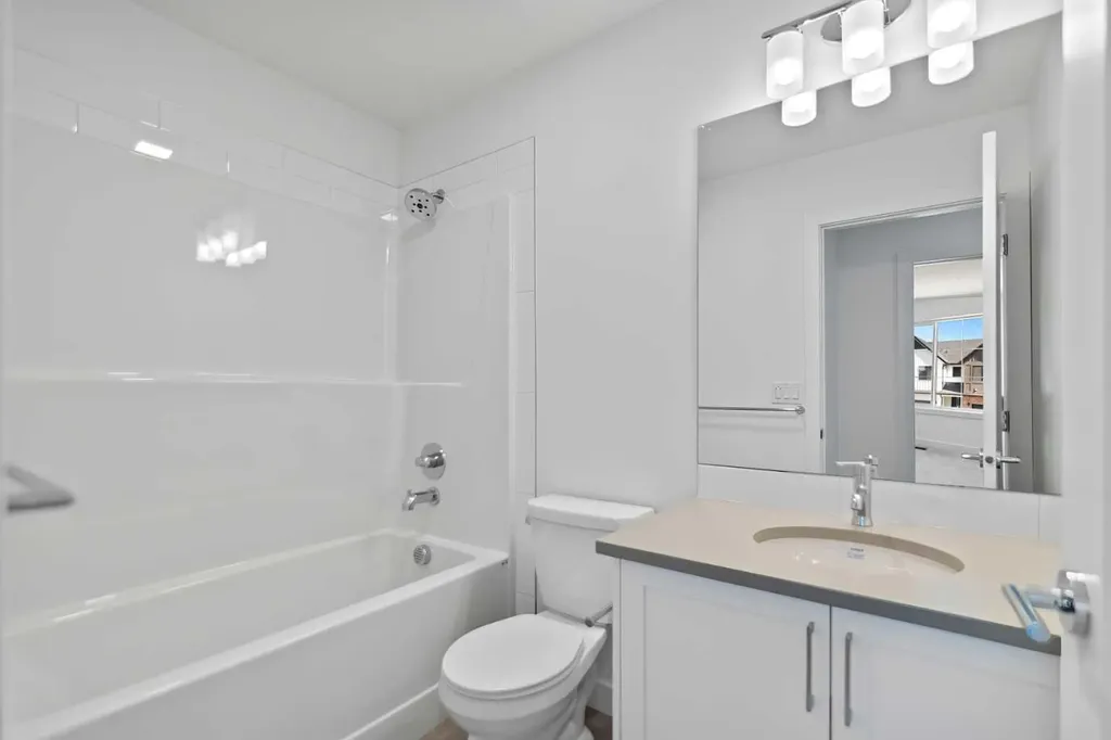 201 Cooperswood Green SW Airdrie AB T3B3Y6