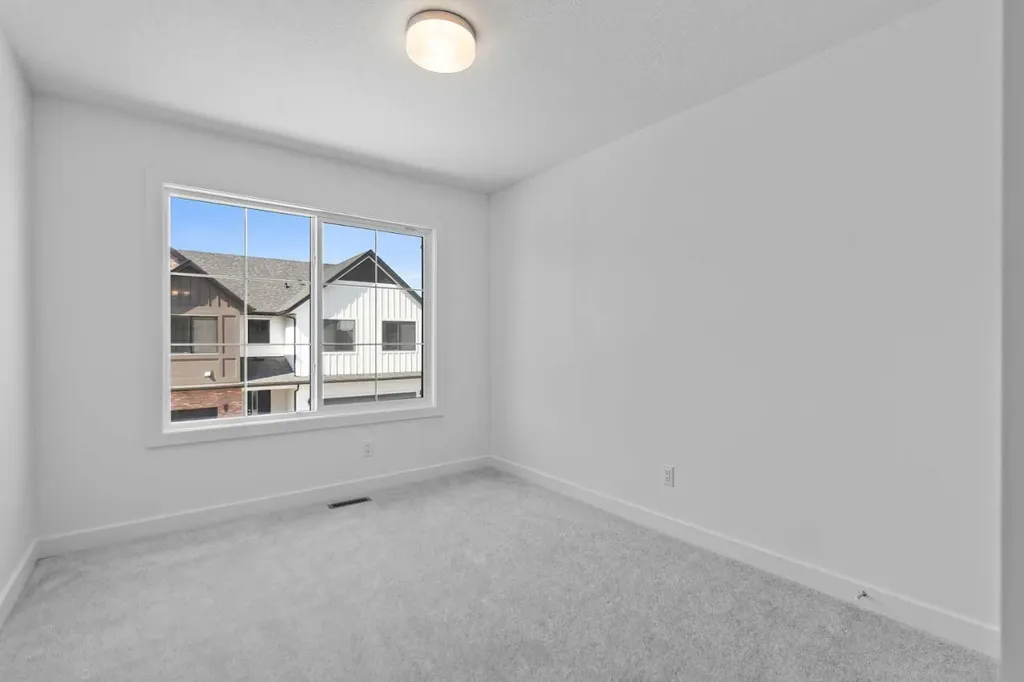 201 Cooperswood Green SW Airdrie AB T3B3Y6