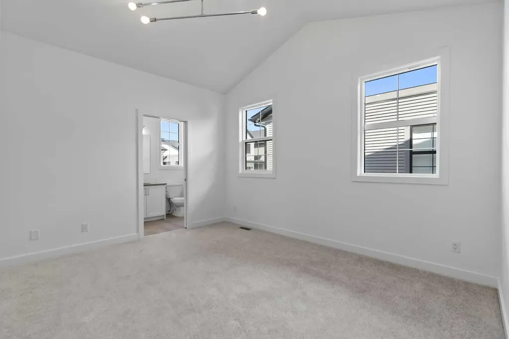 201 Cooperswood Green SW Airdrie AB T3B3Y6
