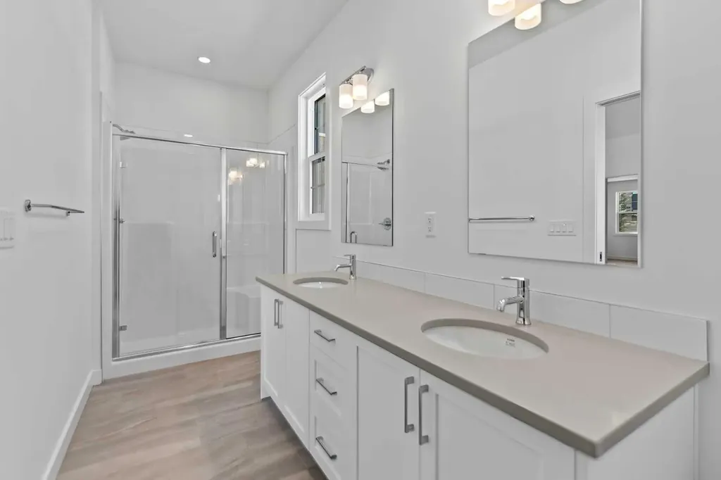 201 Cooperswood Green SW Airdrie AB T3B3Y6