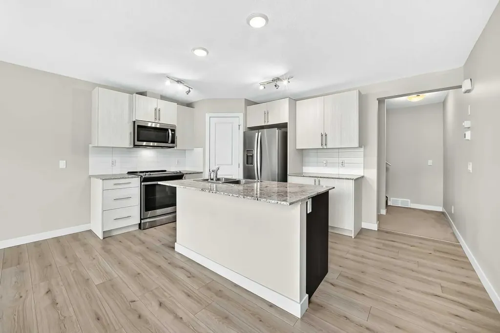 132 Sage Hill Grove NW Calgary AB T3R 0Z8