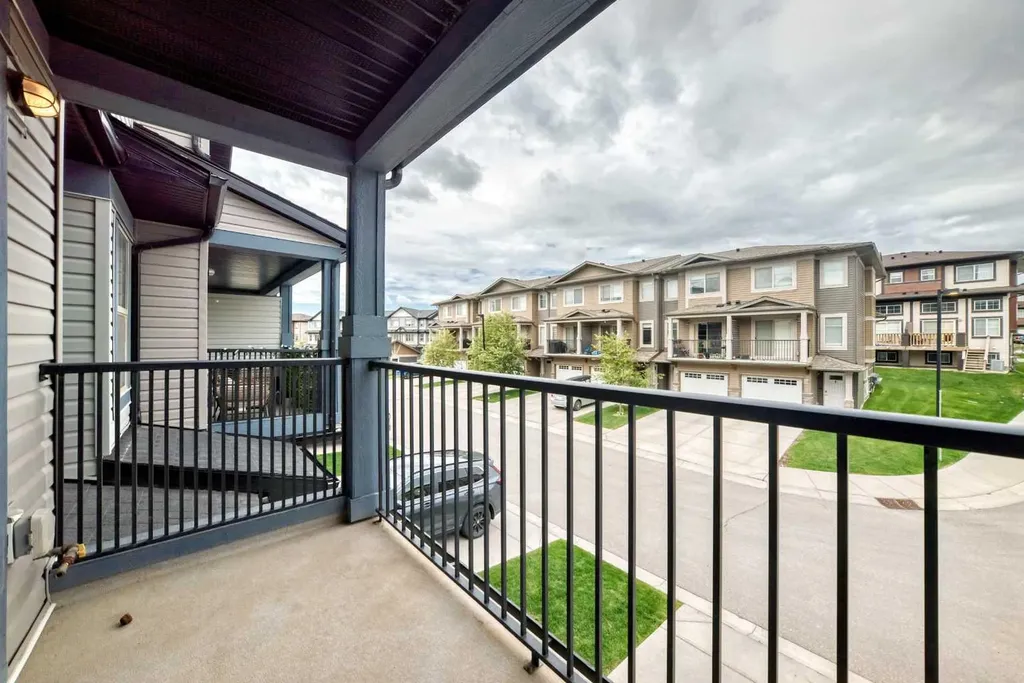 132 Sage Hill Grove NW Calgary AB T3R 0Z8