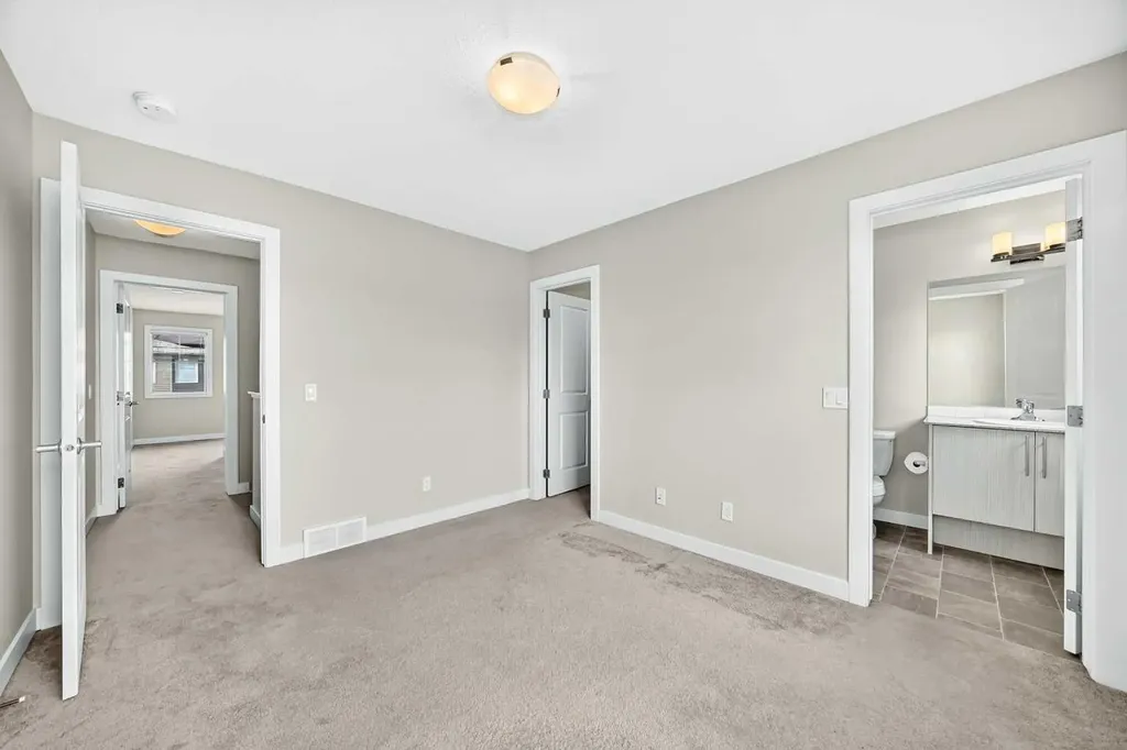132 Sage Hill Grove NW Calgary AB T3R 0Z8