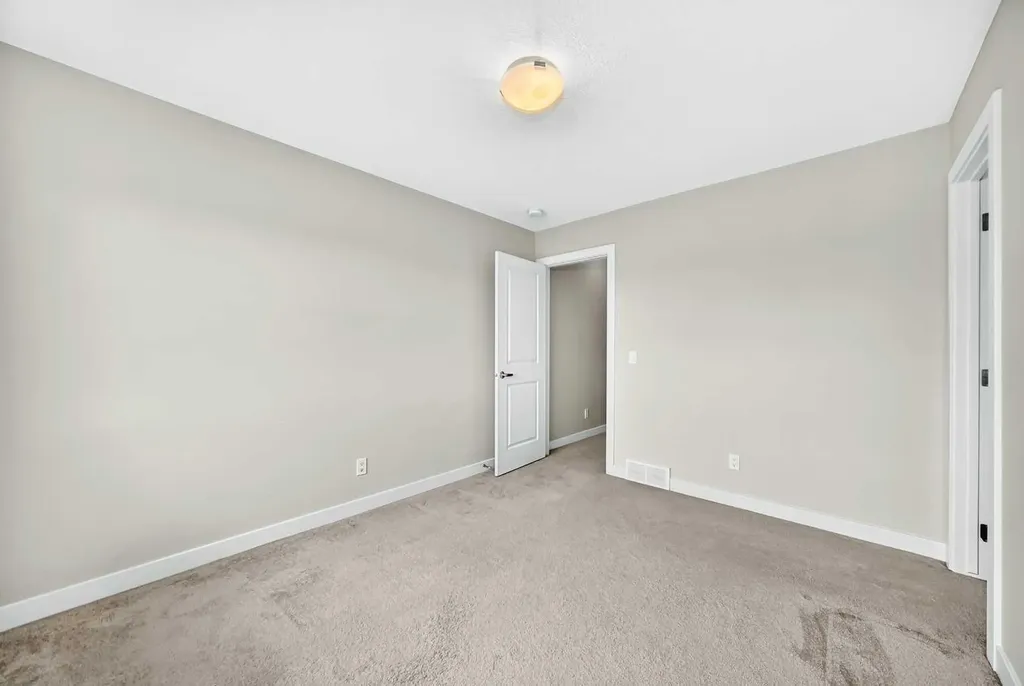 132 Sage Hill Grove NW Calgary AB T3R 0Z8