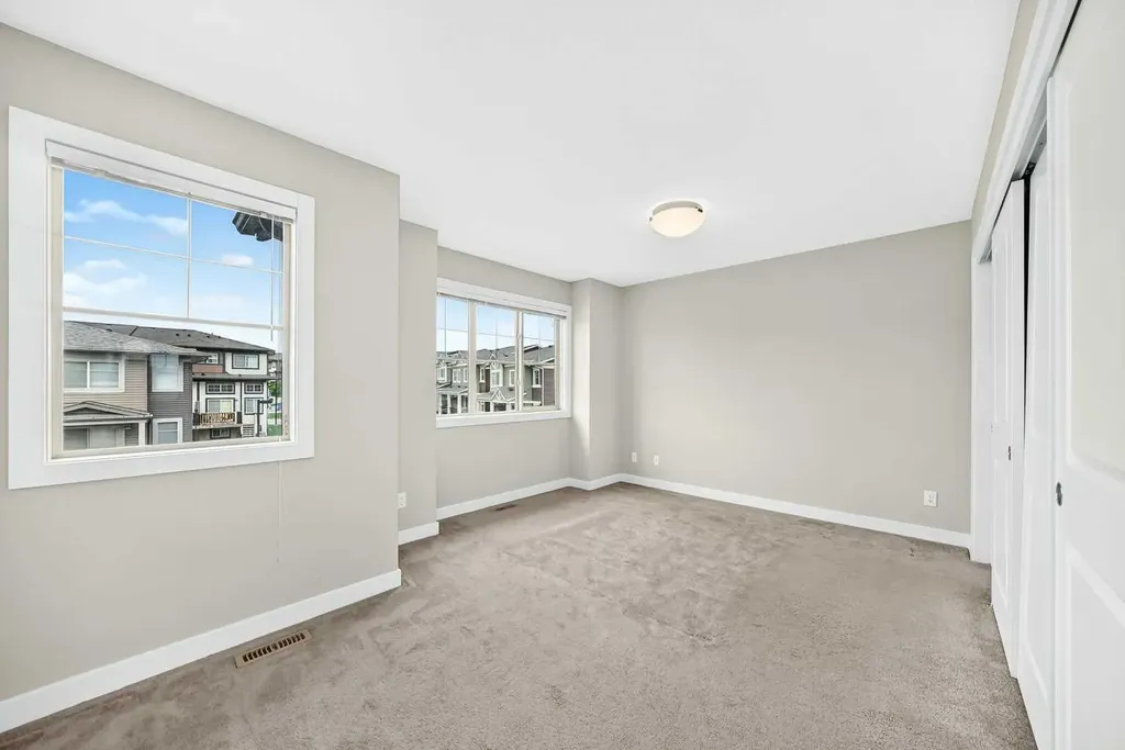 132 Sage Hill Grove NW Calgary AB T3R 0Z8